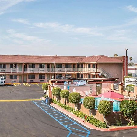 Econo Lodge Anaheim North Εξωτερικό φωτογραφία