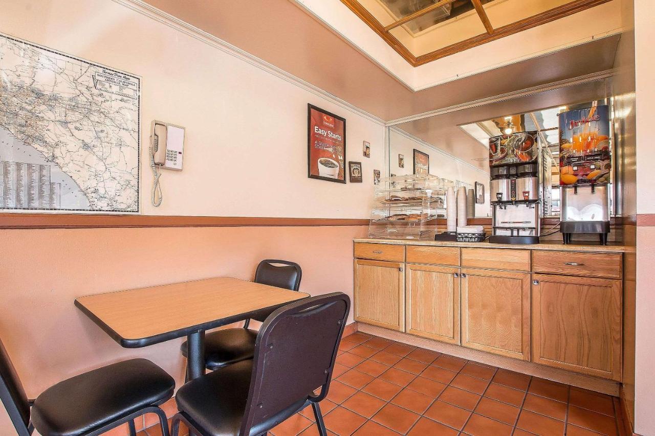 Econo Lodge Anaheim North Εξωτερικό φωτογραφία